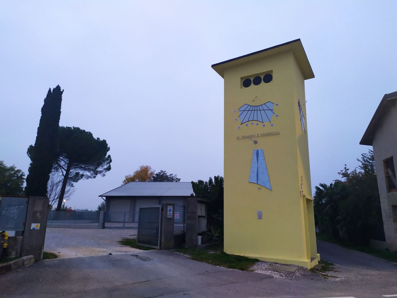 La cabina elettrica ad Aiello diventa un'opera d'arte in memoria di Mario Brandolin